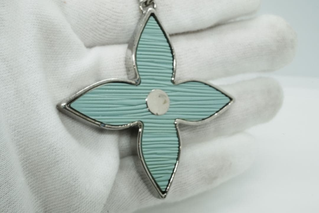 最終値下げLVビジュー サック フルール ドゥ エピバッグチャーム/キーリング