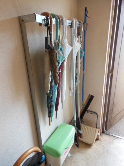 ほうきかけ　かさかけ