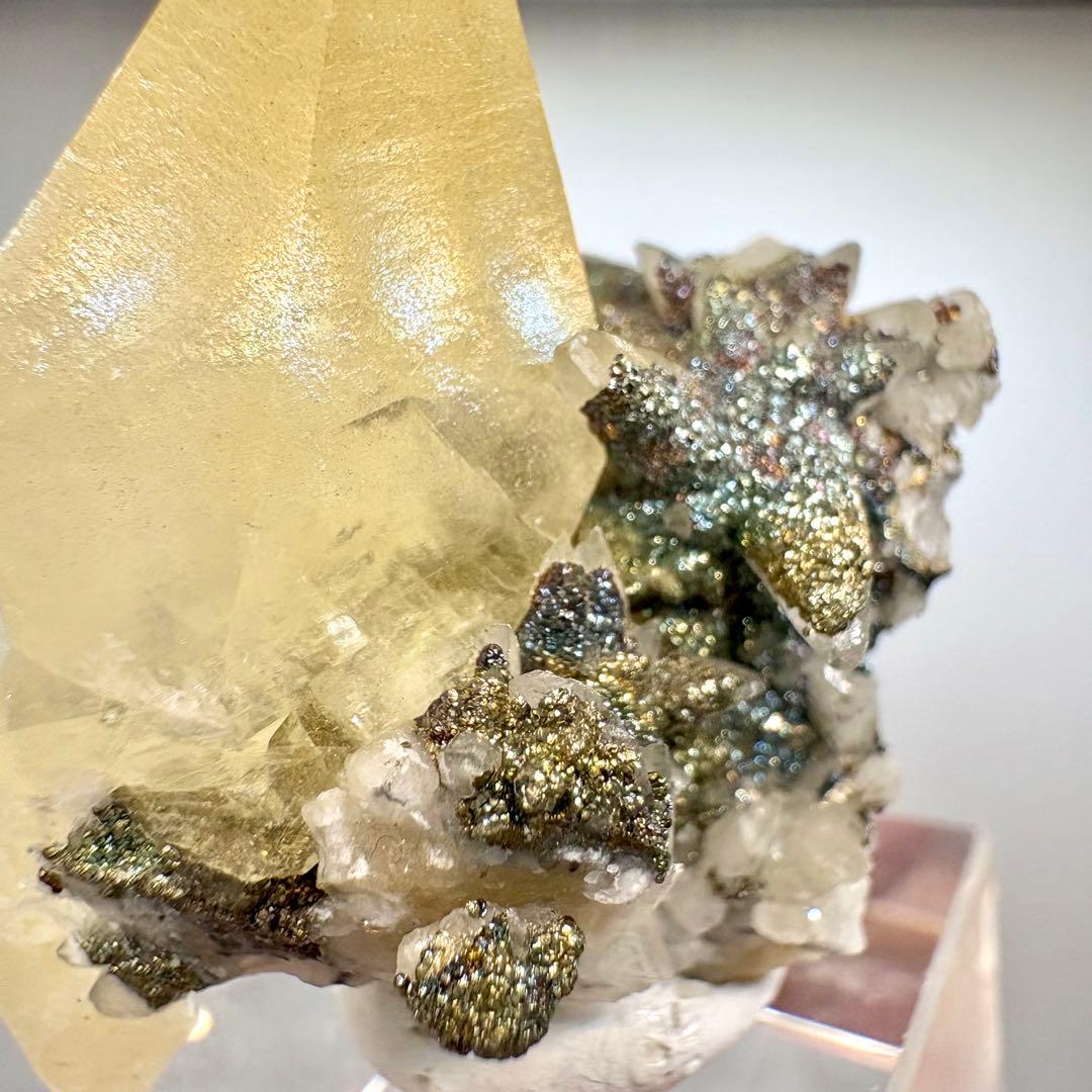 579 中国安徽省黄山市産　カルサイト&パイライト