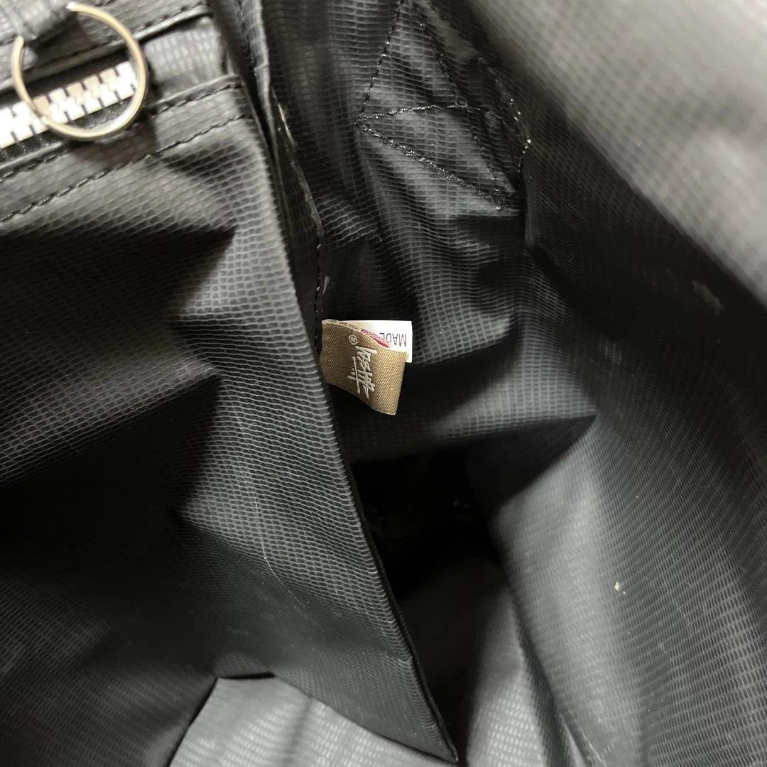 stussy 黒 ブラック グラフィックメッセンジャーバッグ ショルダーバッグ