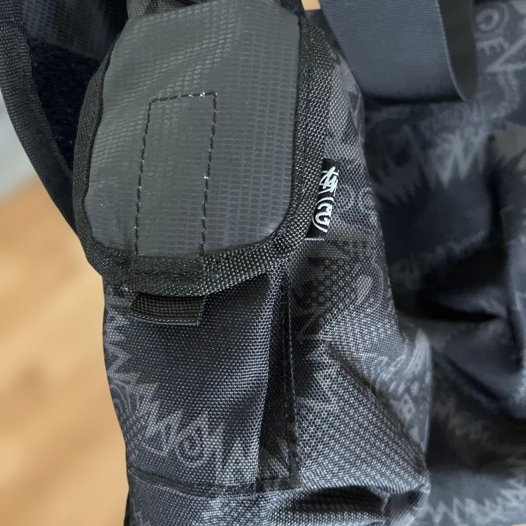 stussy 黒 ブラック グラフィックメッセンジャーバッグ ショルダーバッグ