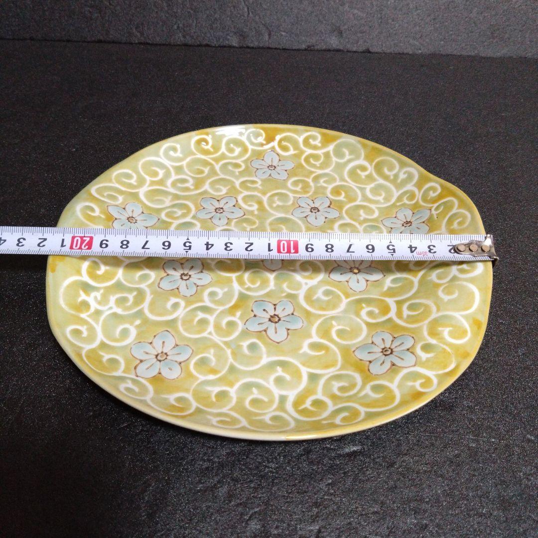 新品 波佐見焼 龍庵窯 捻りスクエアプレート1枚 イエロー　懐石料理　料亭