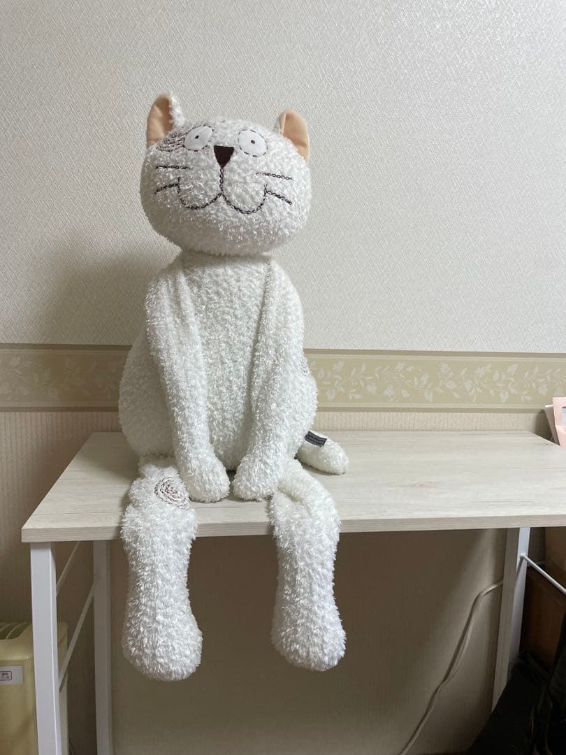 マンハッタナーズ 猫型ぬいぐるみ 大きめ ホワイト