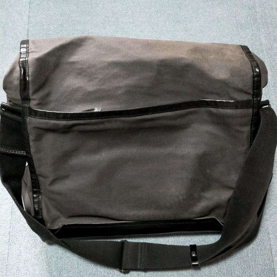 property of レザー　キャンバス　ショルダーバッグ　鞄　ポスタルコ