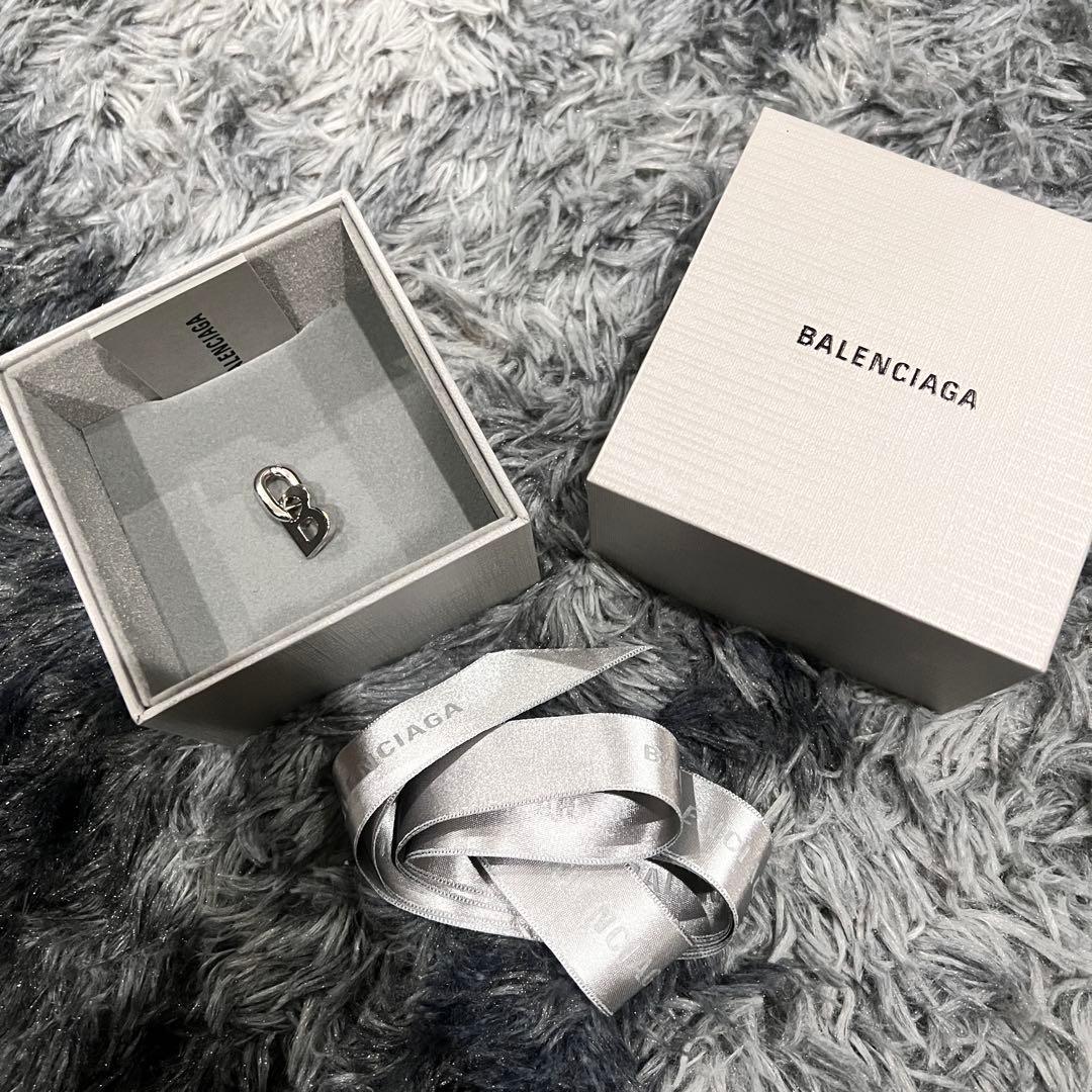 BALENCIAGA Bロゴ　ピアス
