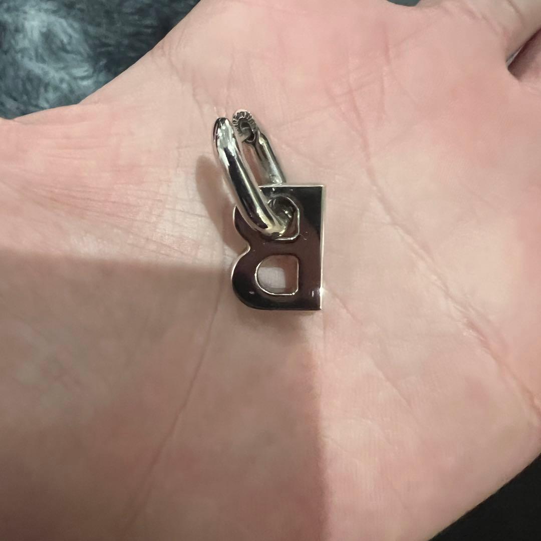 BALENCIAGA Bロゴ　ピアス