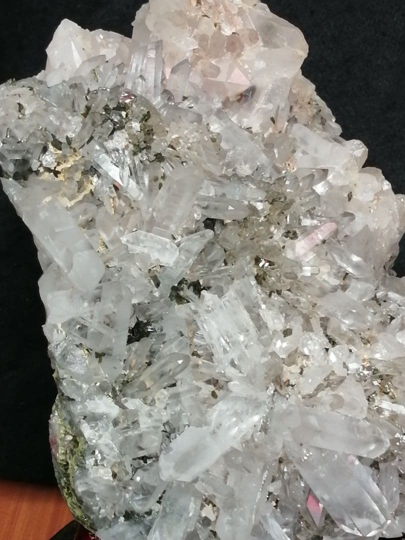 水晶 エピドート 共生クラスター（グリーントルマリン）5.6kg ーtot017