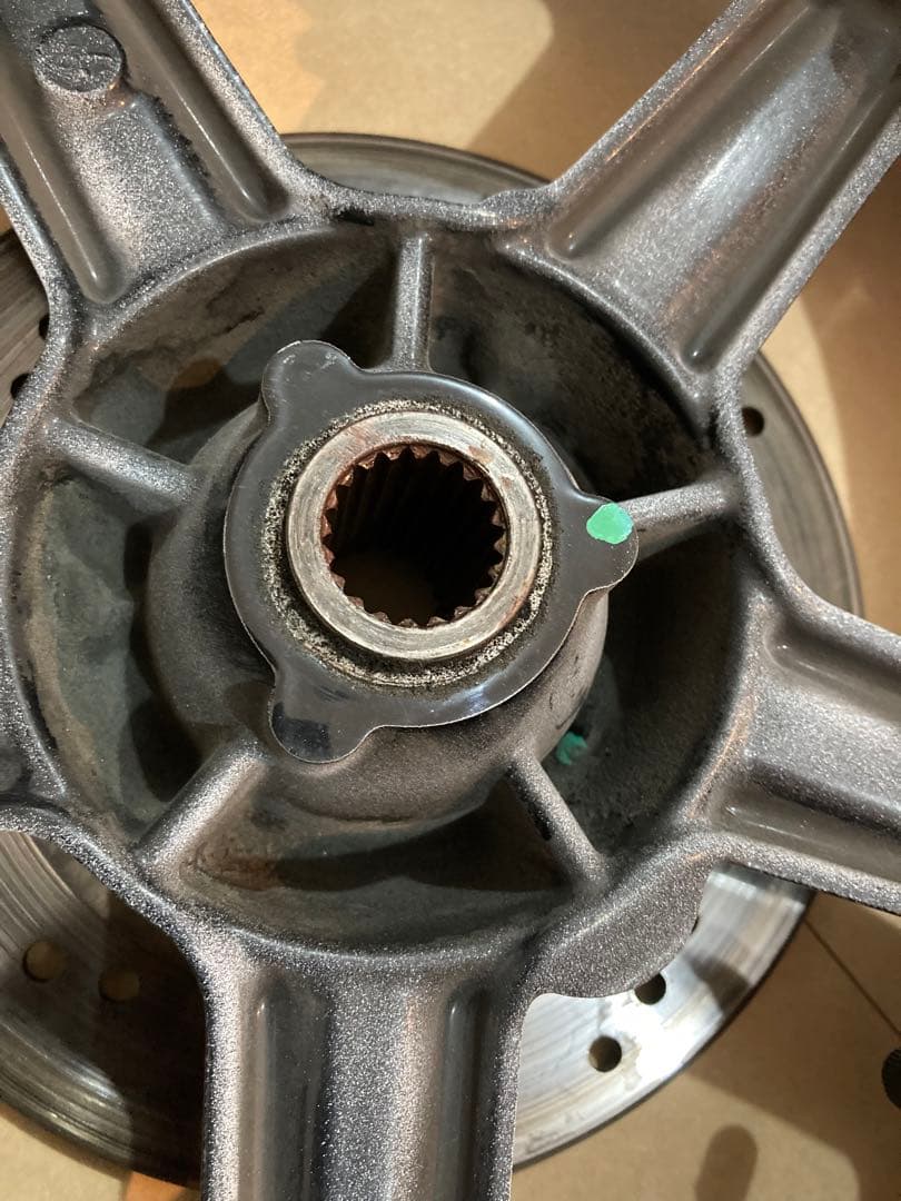 シグナス-X SR FI　SED8J-017　の　リアホイール　タイヤ付き