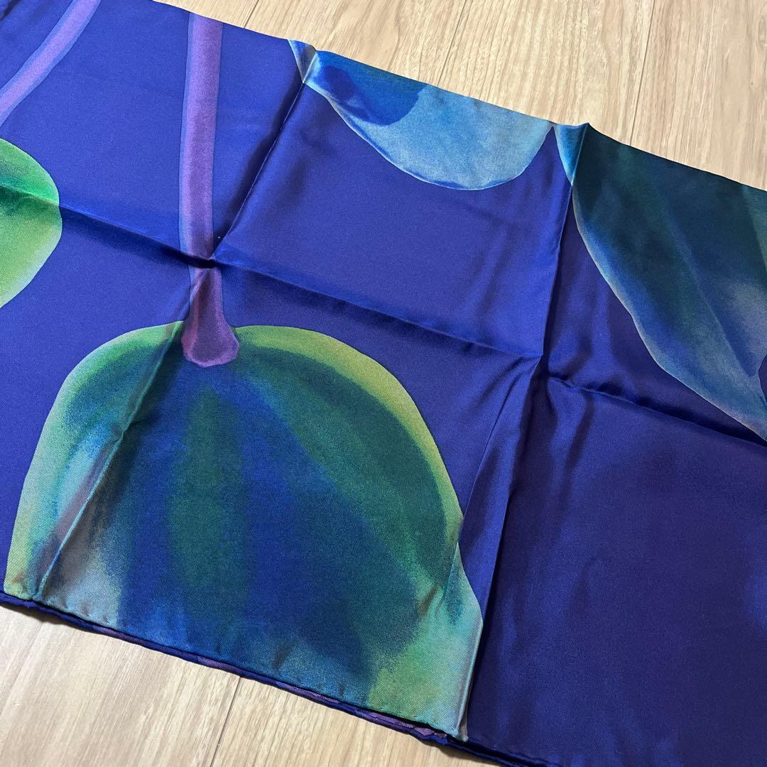 GUCCI シルクスカーフ　タグ付き新品未使用　グッチ　大判　イタリア製