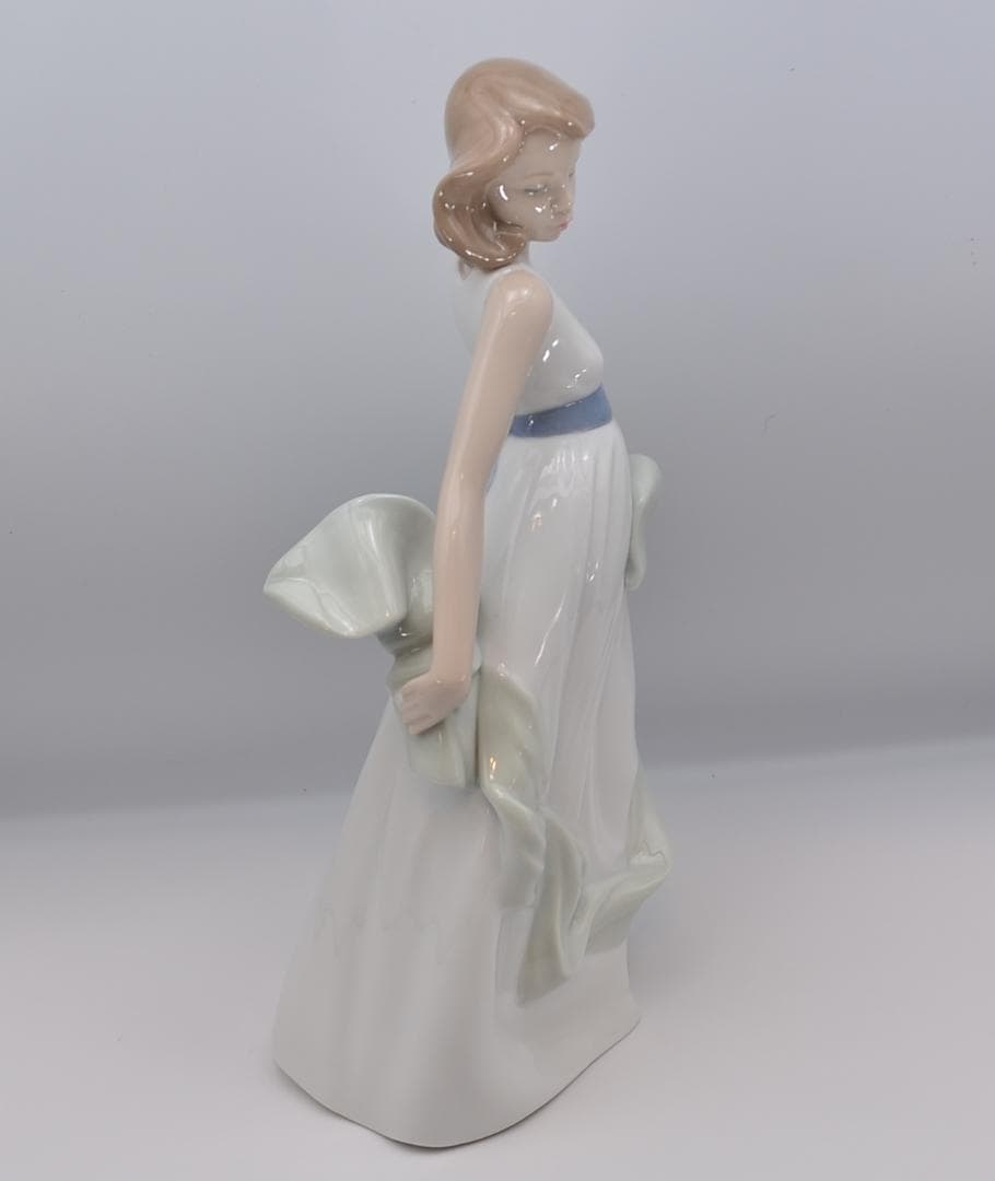 空中散歩　＃1343　★NAO・リヤドロ　スペイン　ポーセリン　箱付き　絶版