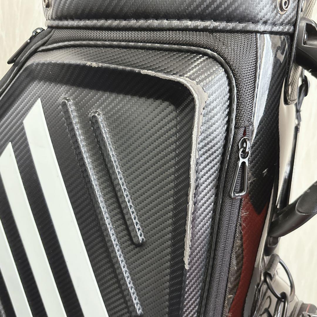 アディダス 迫力の9.5型 合成革製キャディバッグ