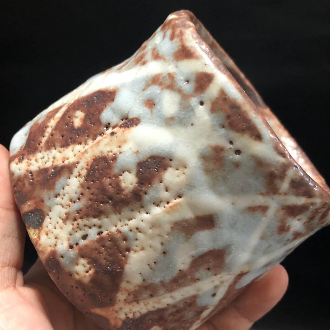 究極の美◼️蔵から釉薬と紋様が凄まじい凄い雰囲気のある抹茶茶碗が出て来た