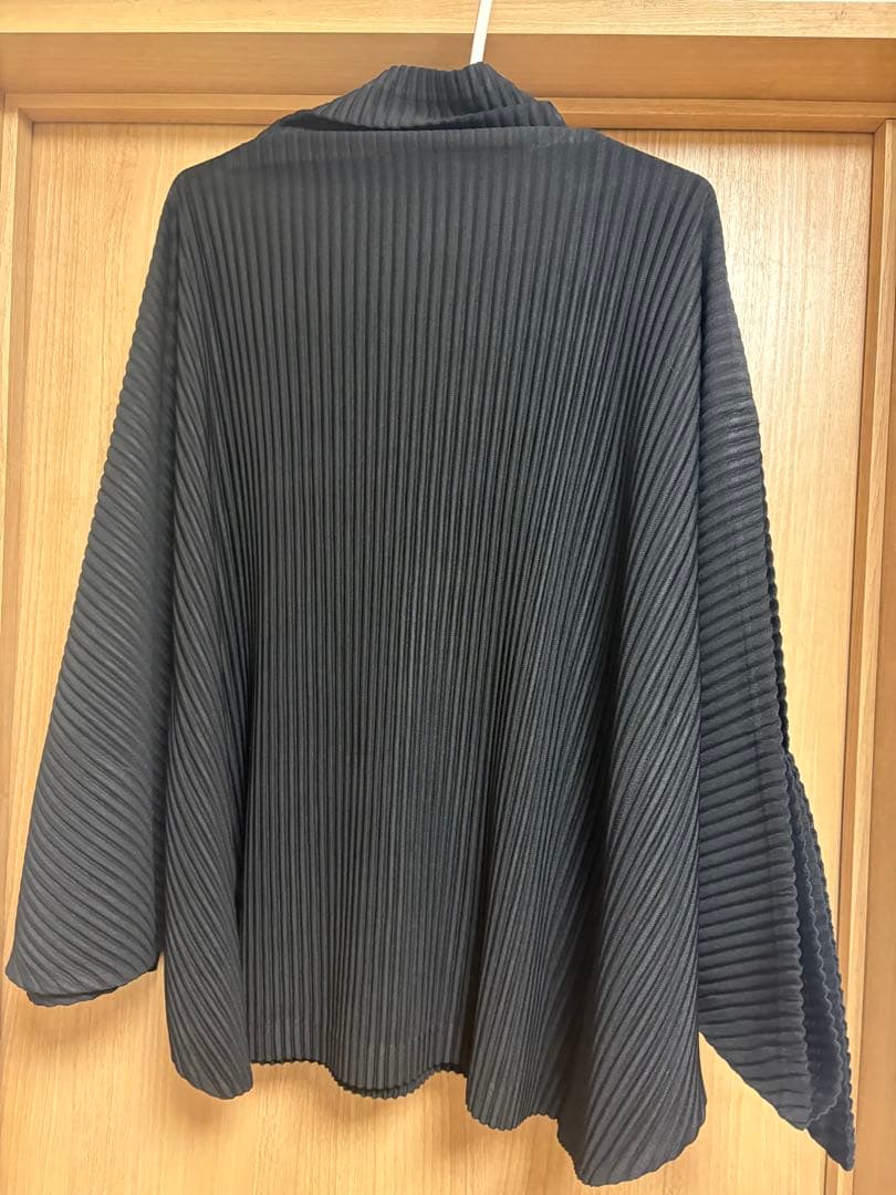 オムプリッセ　トップス