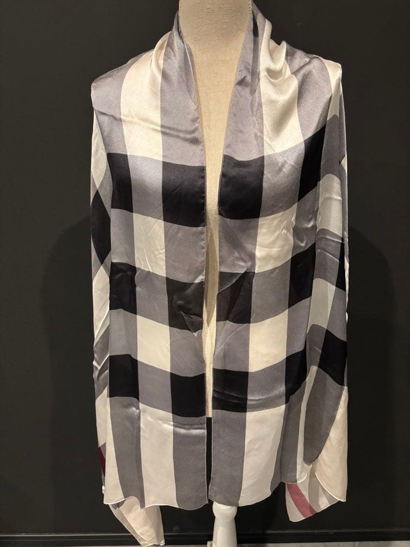 美品 Burberry チェック柄 ストール