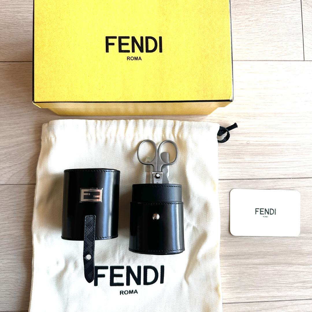 【新品未使用】FENDI フェンディ 雑貨 FFロゴ 7AS032 レザー