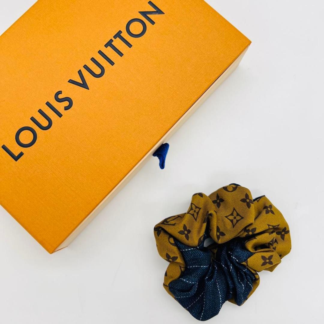 ひらやましょう M77011　シュシュ　モノグラム シュシュ ブラウン