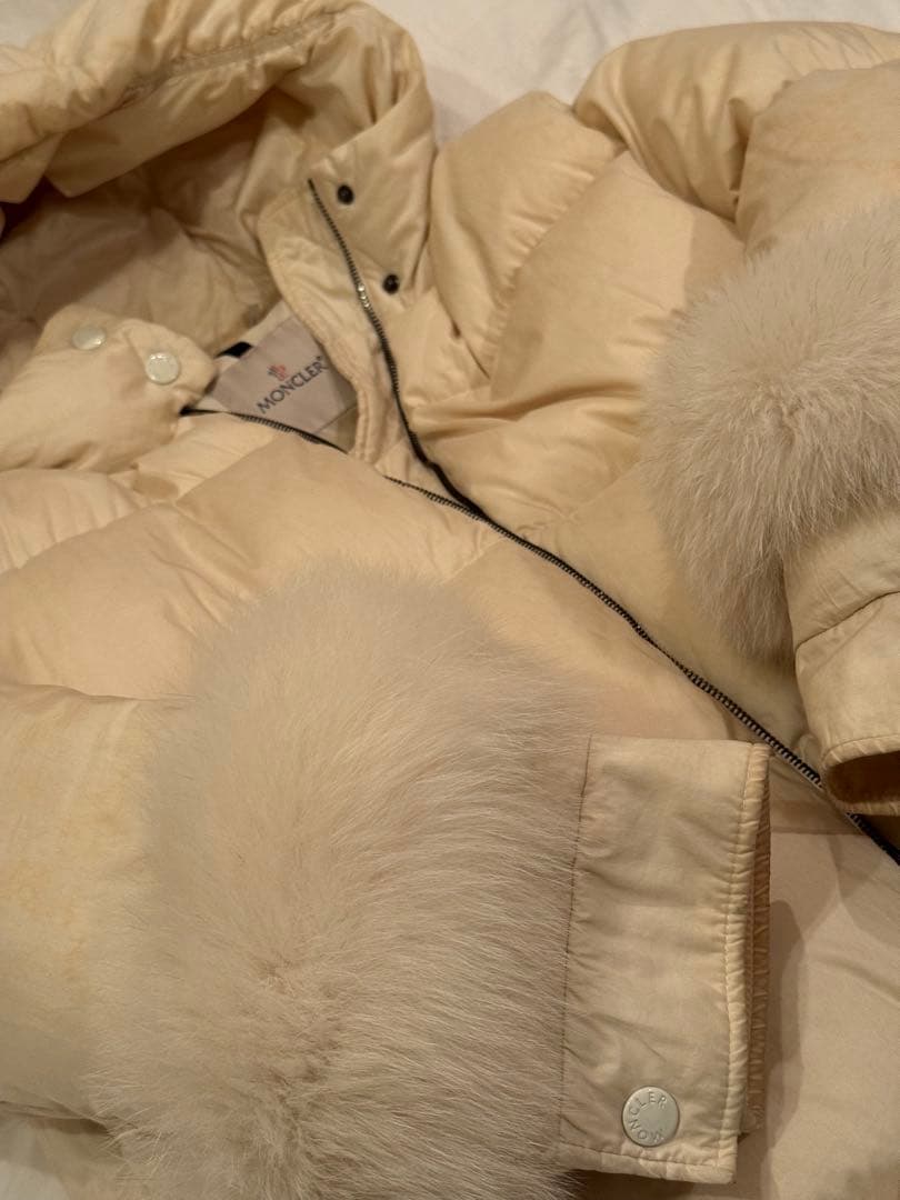 MONCLER フード付きダウンジャケット