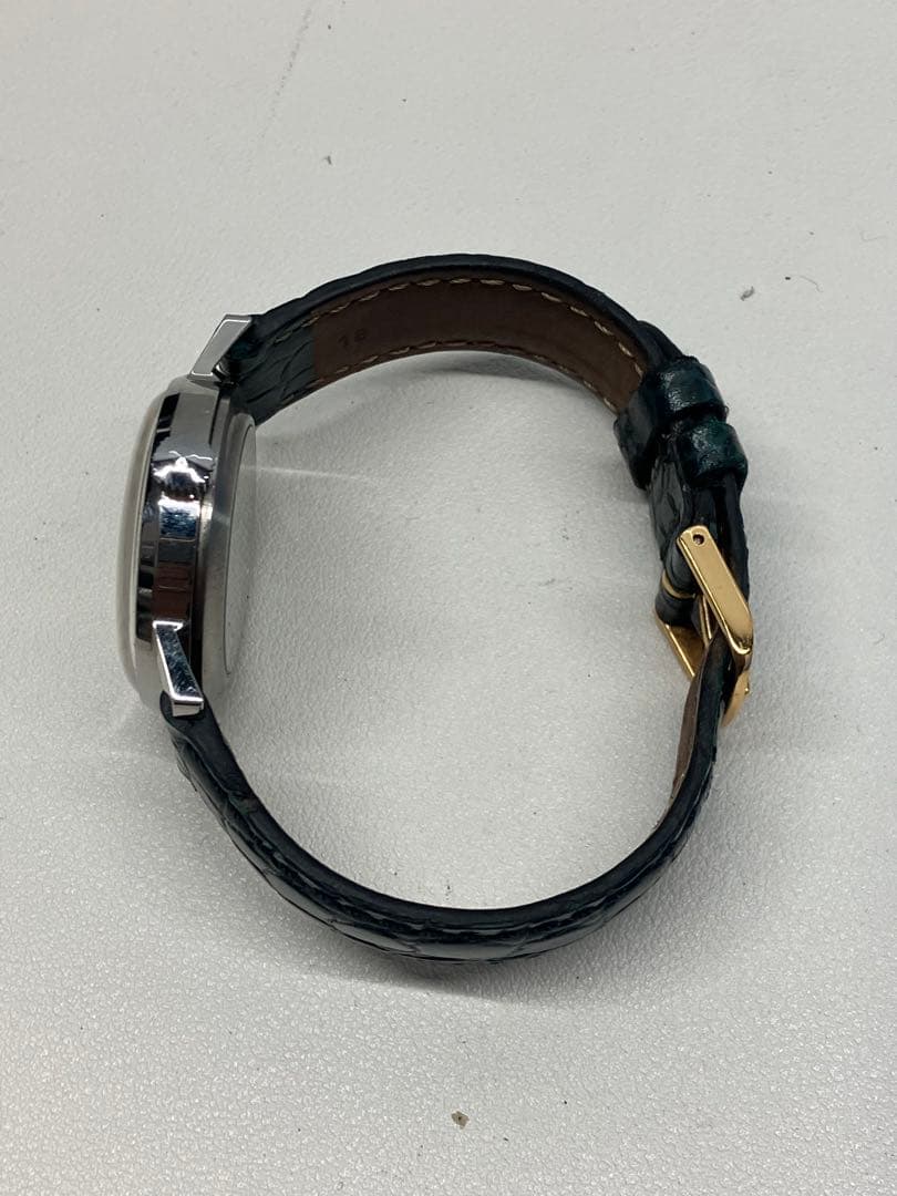 Pobeda スプートニク ビンテージ 手巻き 白 金色文字盤 ホワイト 稼働中