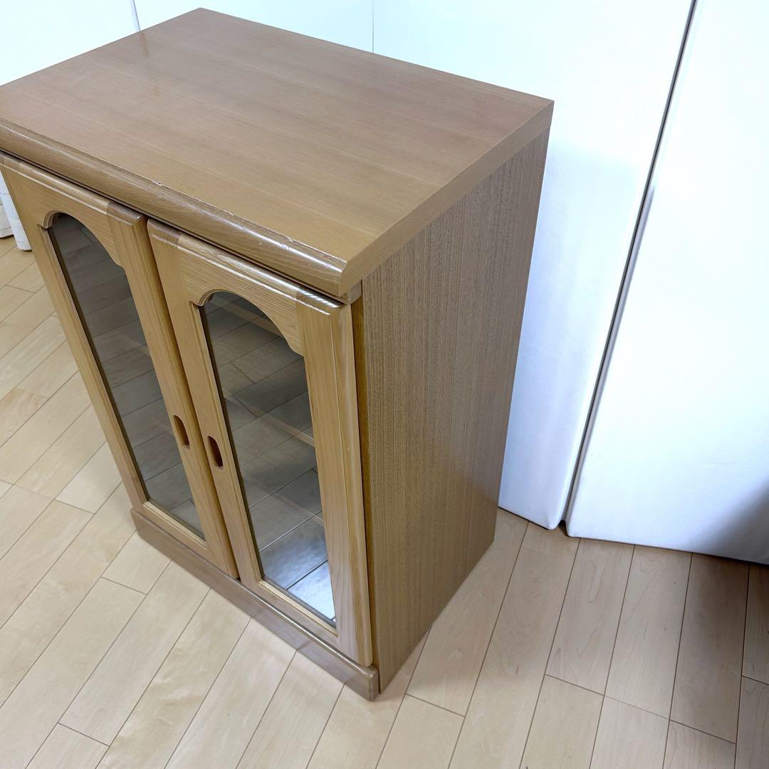 北欧ガラスキャビネット　木製　木研株式会社　コンパクト　可動棚3枚　食器棚