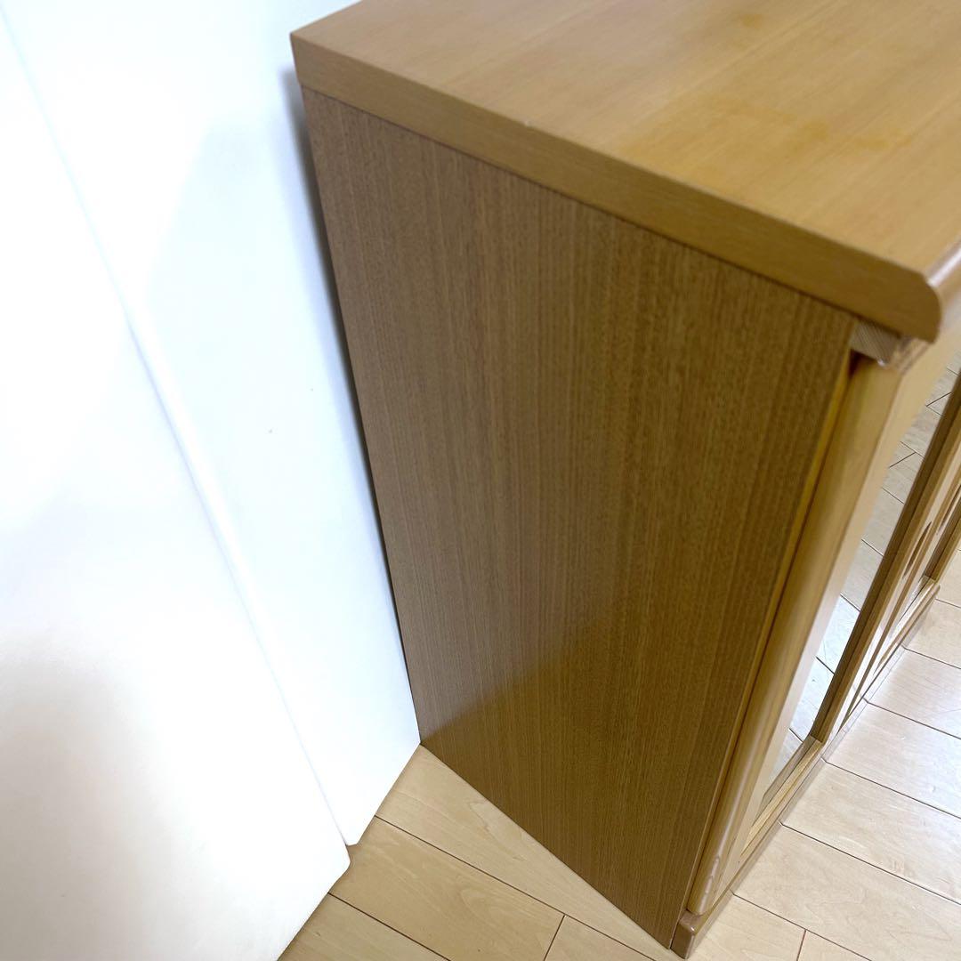 北欧ガラスキャビネット　木製　木研株式会社　コンパクト　可動棚3枚　食器棚