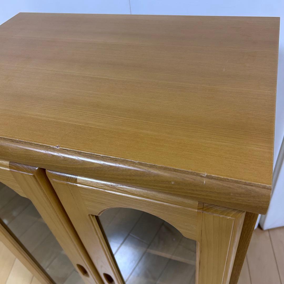 北欧ガラスキャビネット　木製　木研株式会社　コンパクト　可動棚3枚　食器棚