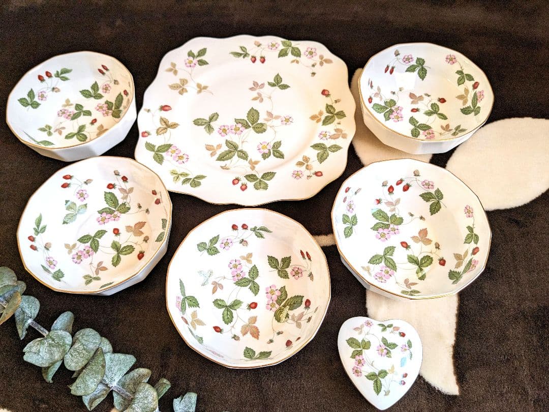 ワイルドストロベリー　レアな12角型サラダボウル等　7点セット　黒壺マーク♪