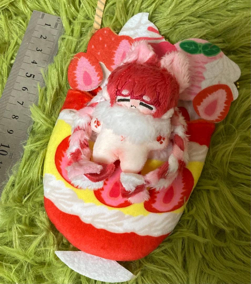 自作ぬいぐるみ・いちごパフェの女の子