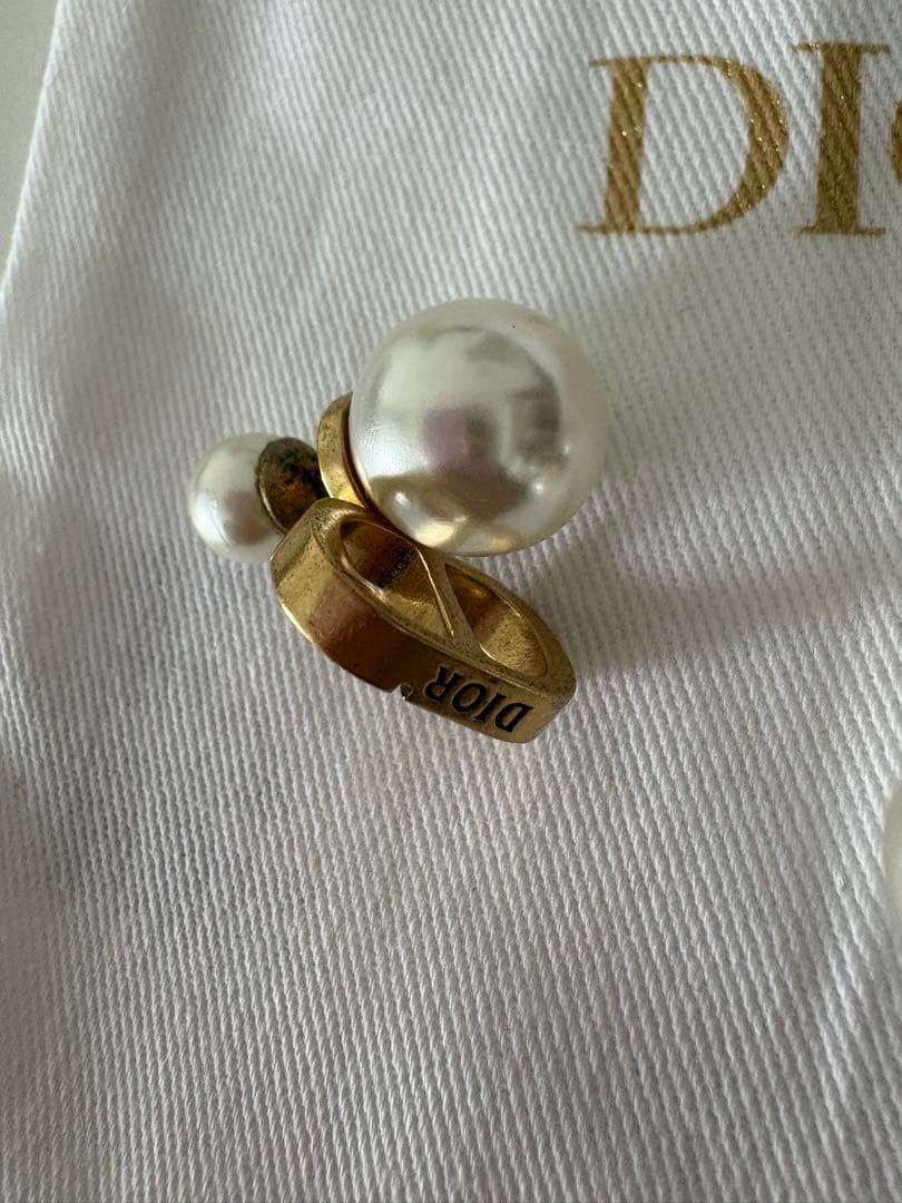 Christian Dior パールピアス　CDロゴ