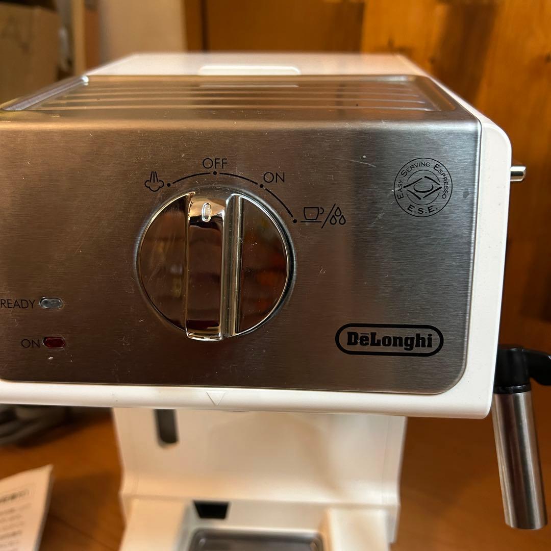 デロンギ　エスプレッソマシン　 ECP3220J-W