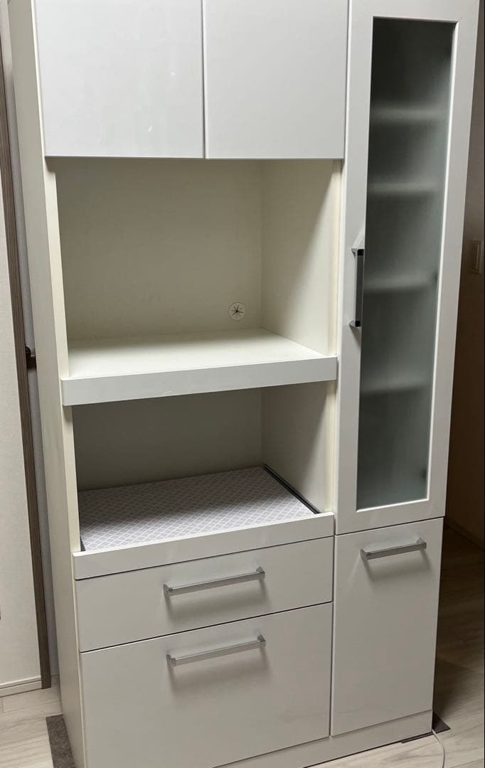 食器棚　1月18日まで出品