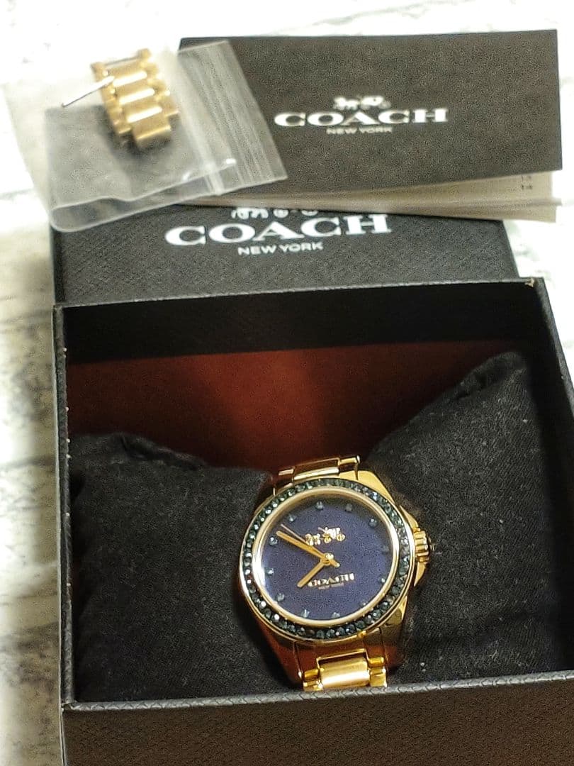 極美品　稼働　コーチ　箱付き　ゴールド　石付き　腕時計　馬車　説明書付き