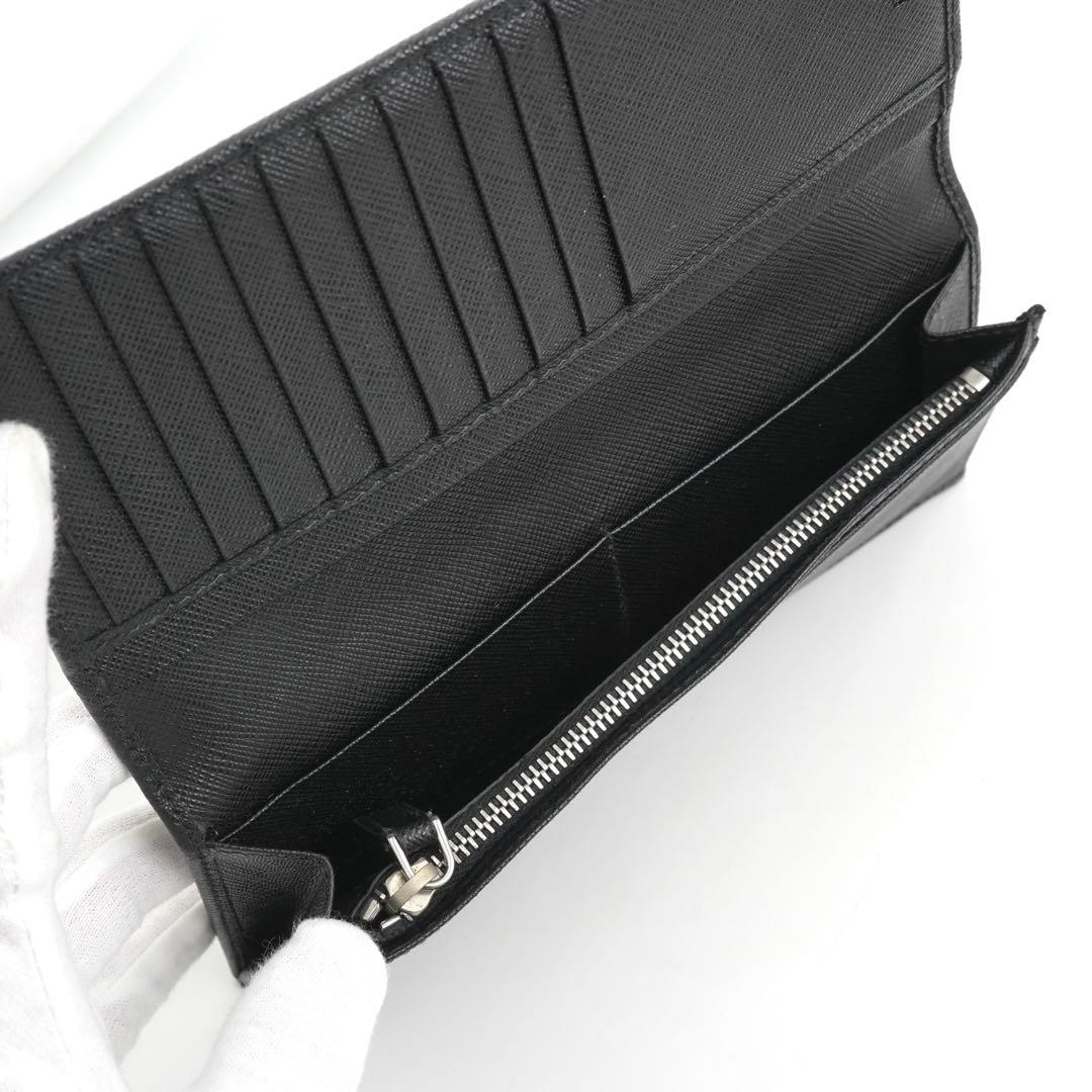 ✨新品未使用・箱付き✨　PRADA 長財布　サフィアーノ　レザー　三角プレート