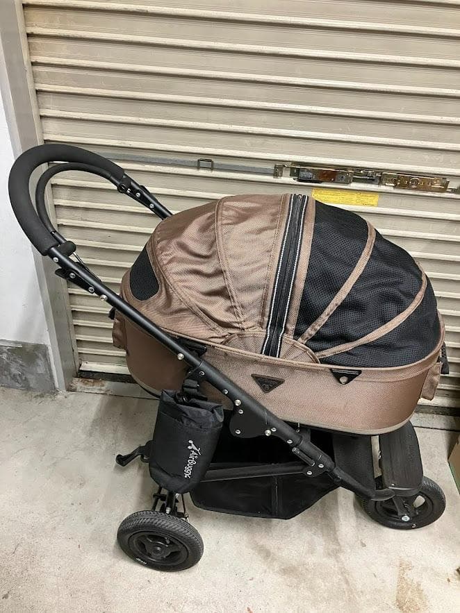 AirBuggy　ペットカート　ブラックホイールフレーム　3輪　ブラウン