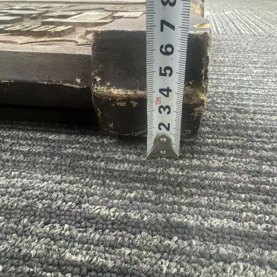 レトロ看板　アメリカンヴィンテージ風のデザイン木製彫刻風