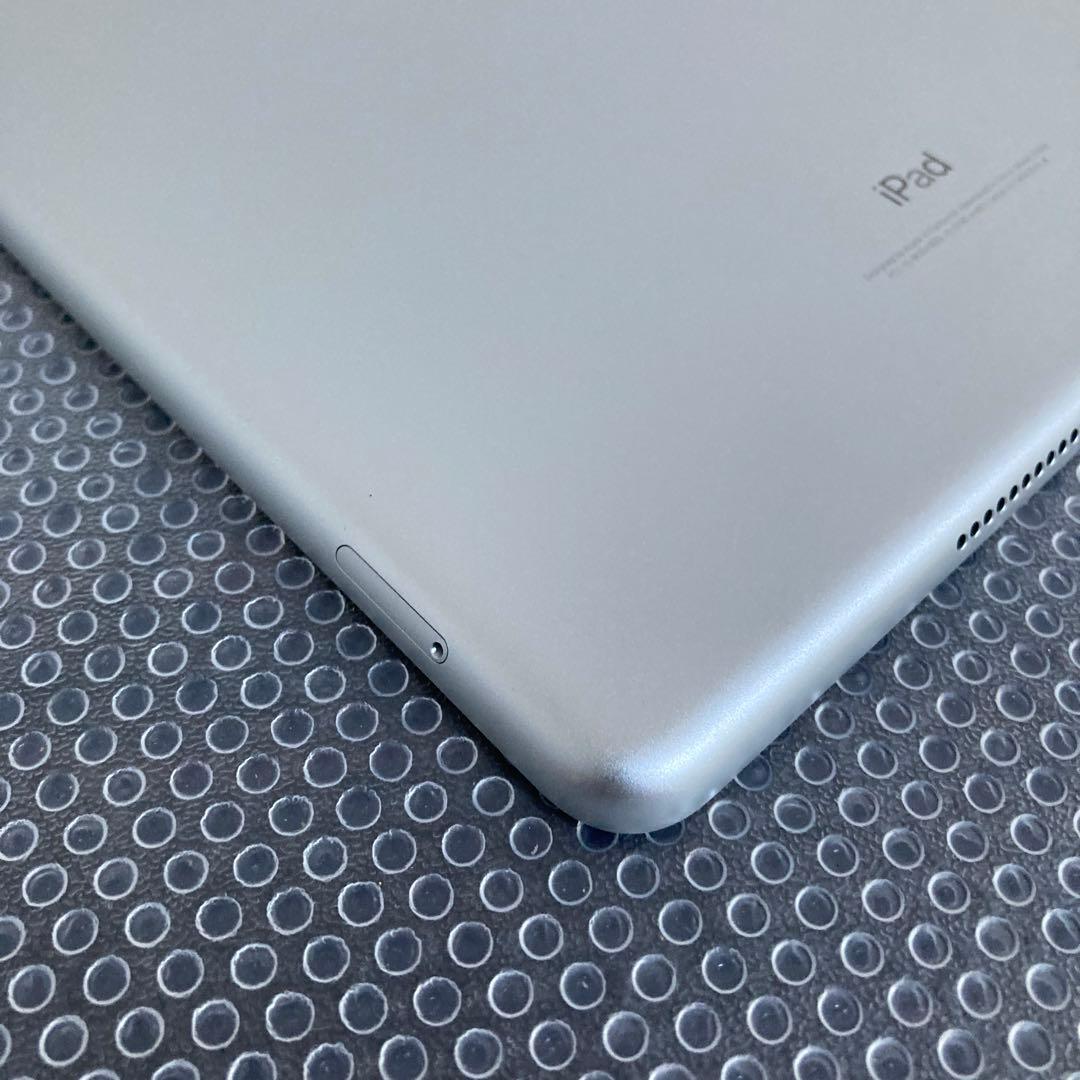 4003 極美品新品級☆電池ほぼ新品☆iPad5第5世代32GB SIMフリー☆