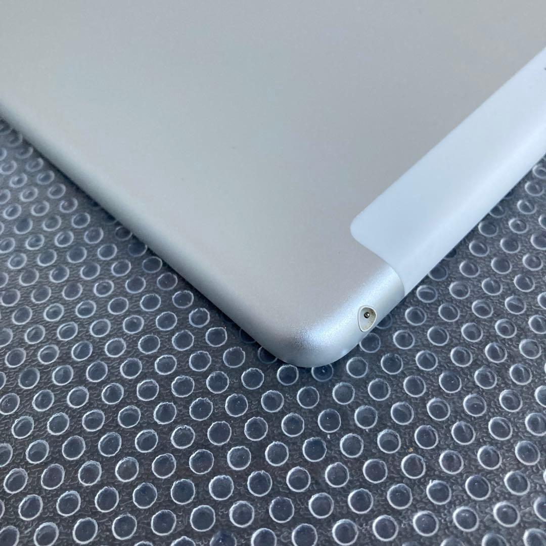 4003 極美品新品級☆電池ほぼ新品☆iPad5第5世代32GB SIMフリー☆