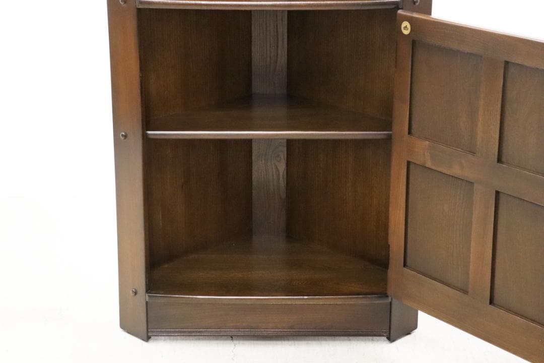 アーコール 英国 ヴィンテージ エルム材 クラシカル コーナーキャビネット