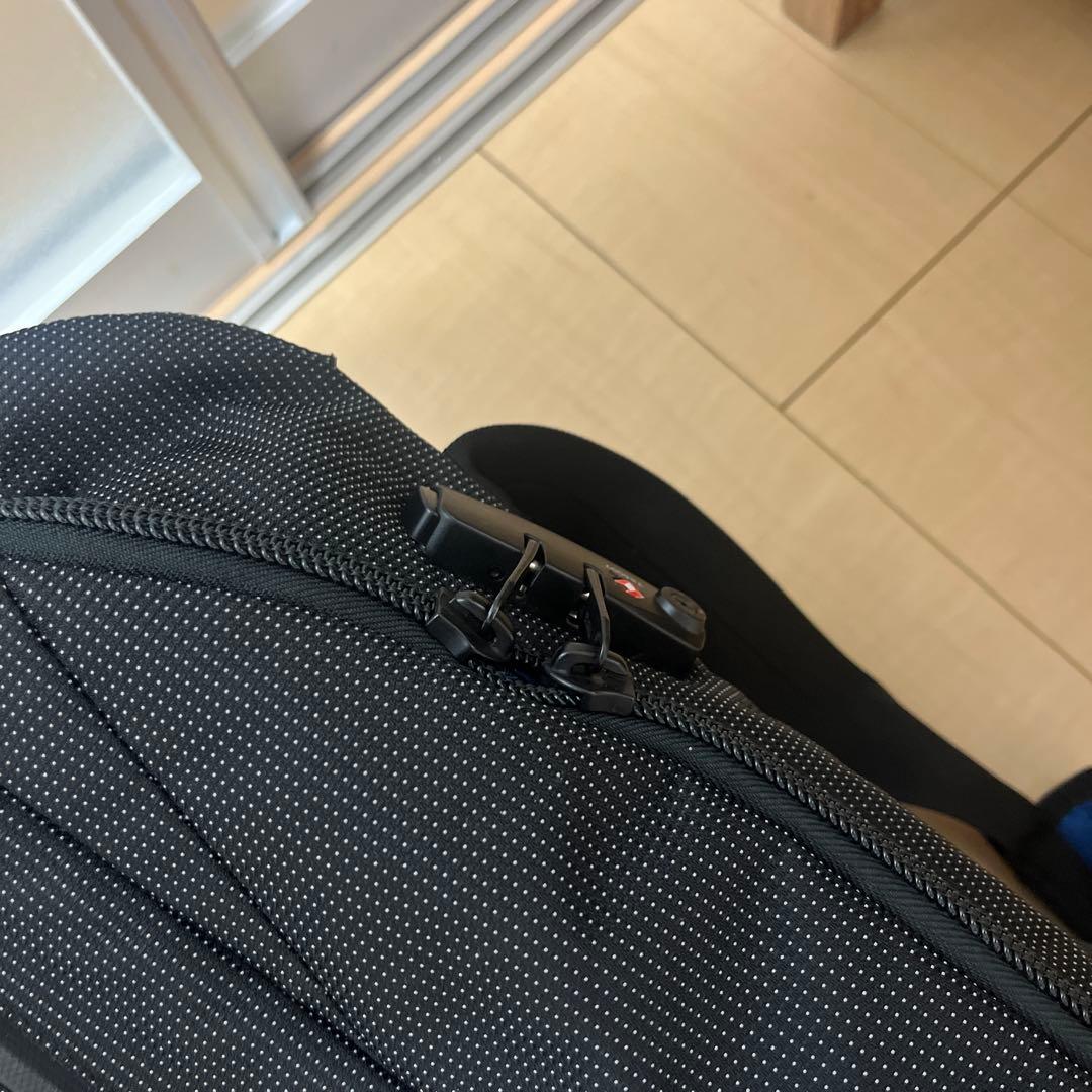 旅行かばん・小分けバッグ Thule Crossover2 wheeled duffel bag 76cm