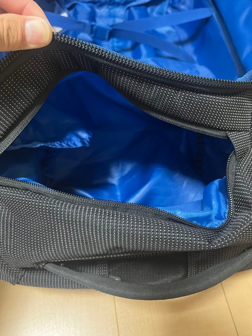 旅行かばん・小分けバッグ Thule Crossover2 wheeled duffel bag 76cm