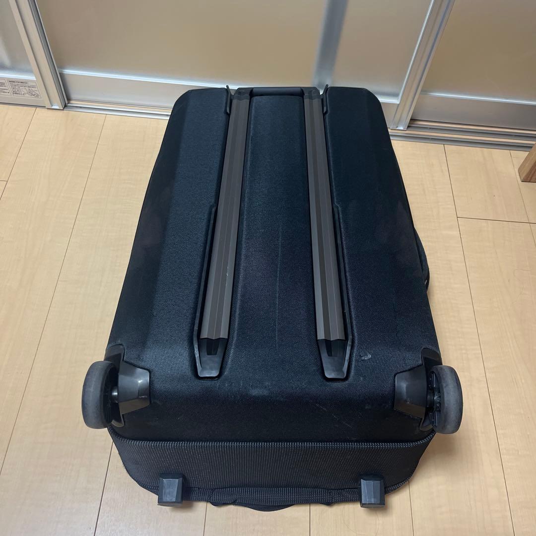 旅行かばん・小分けバッグ Thule Crossover2 wheeled duffel bag 76cm