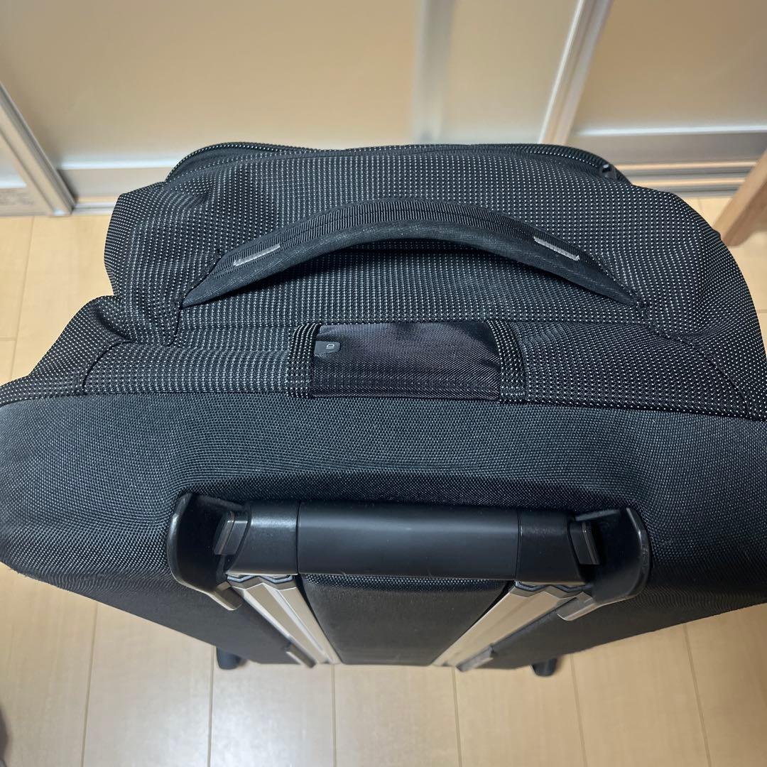 旅行かばん・小分けバッグ Thule Crossover2 wheeled duffel bag 76cm