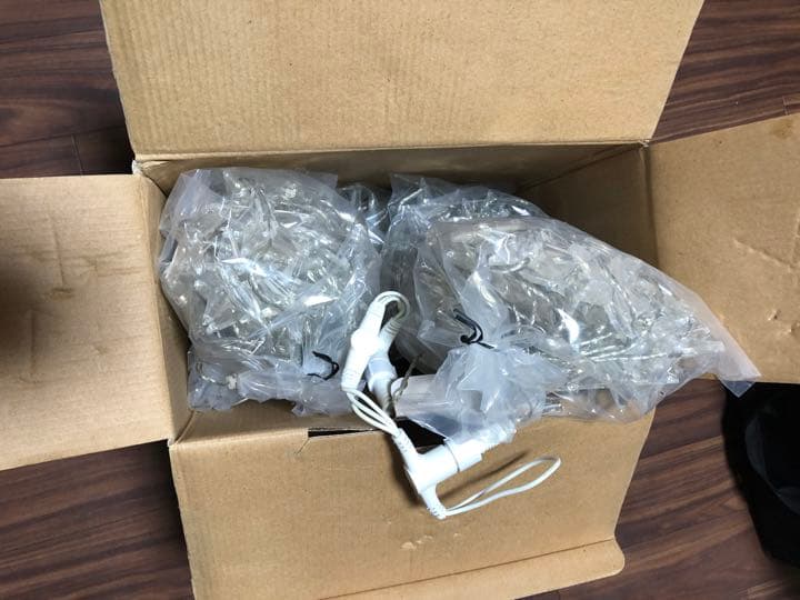 クリスマス イルミネーション LED フォール ライト 青・白 300球（6m）