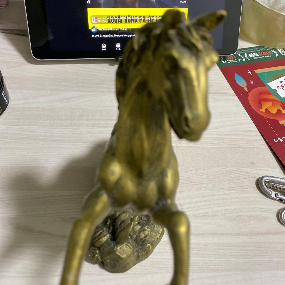 ブロンズ製馬の彫刻 ゴールド 約15cm