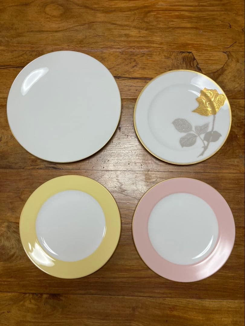 大倉陶園　皿（20㎝デザート皿3枚+1枚）4枚セット