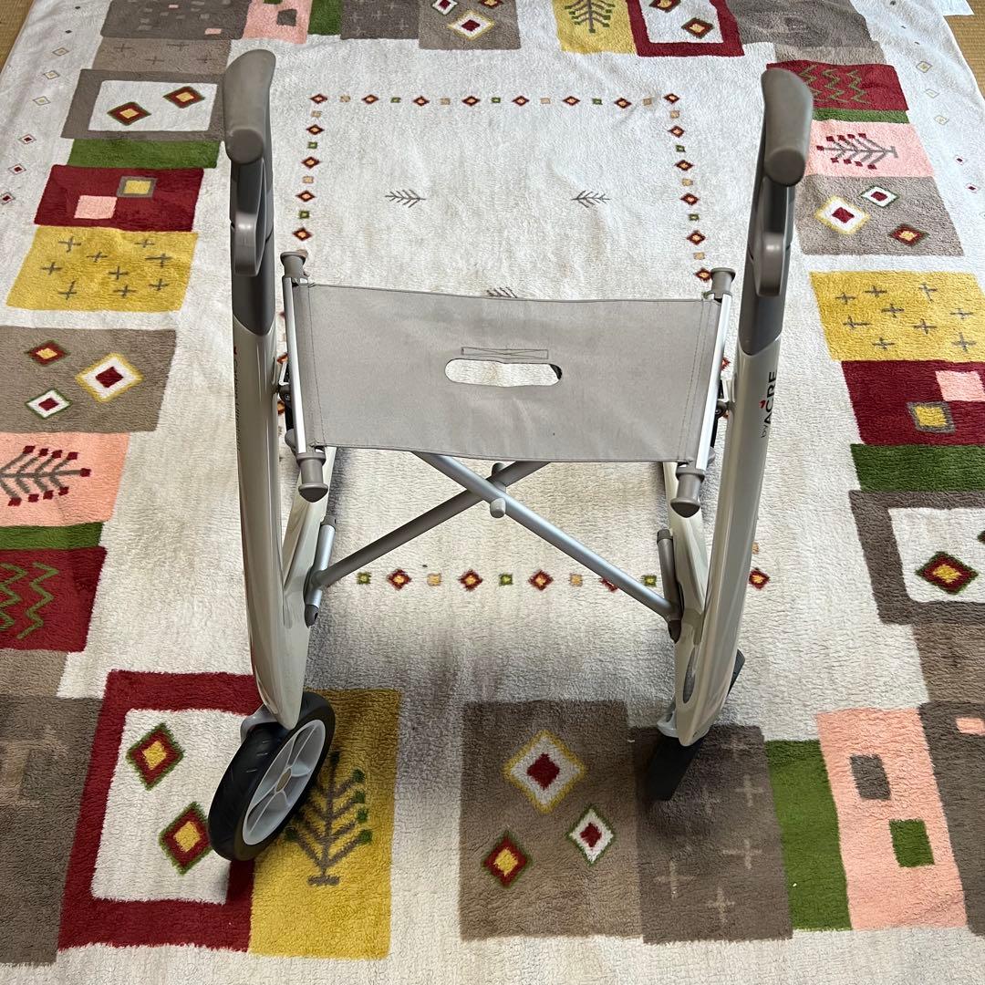 バイエーカー　byACRE カーボン・ウルトラライト　軽量歩行機　値段交渉あり！