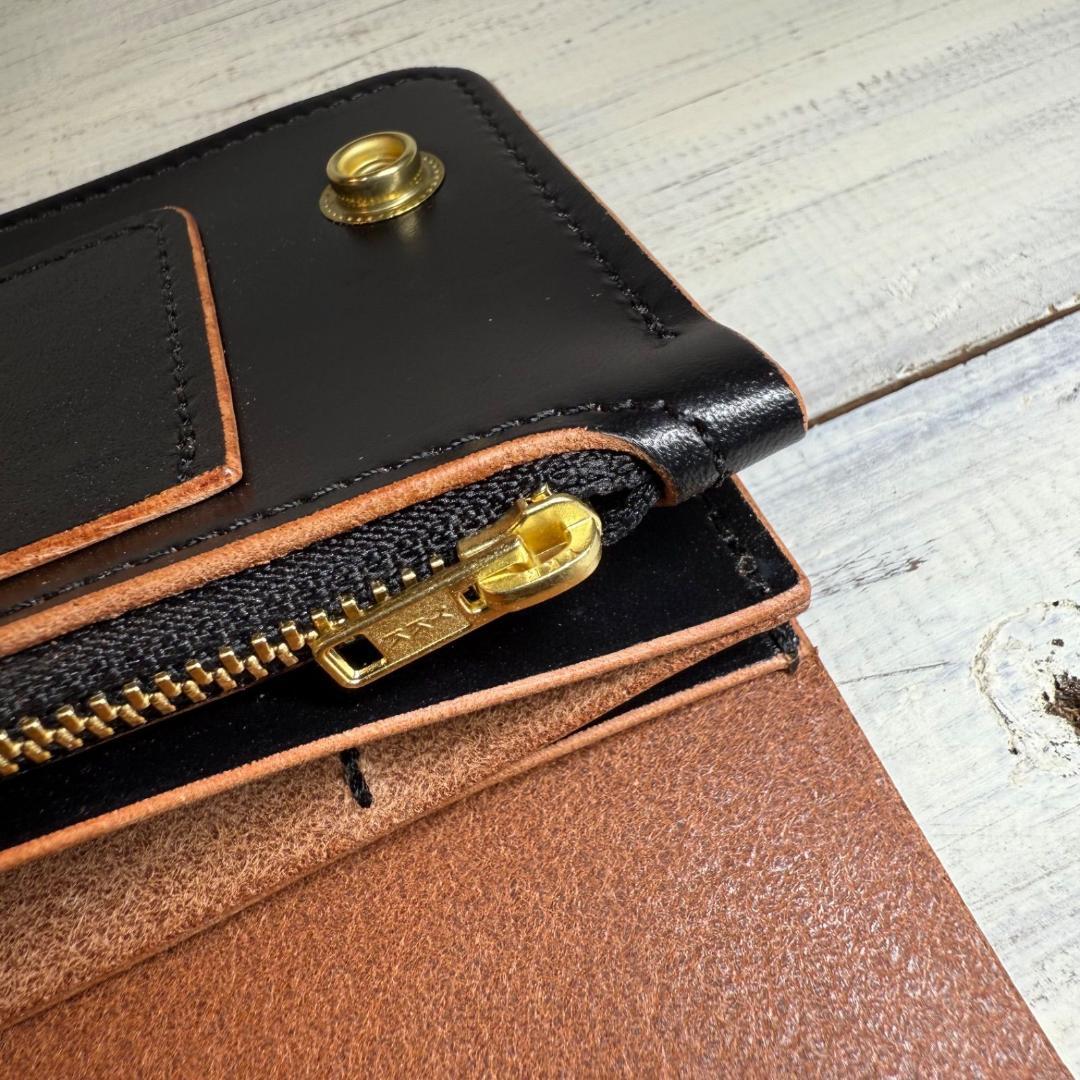 【トラッカーウォレット ロング 3層】 ブラック 茶芯 ゴールド YKK