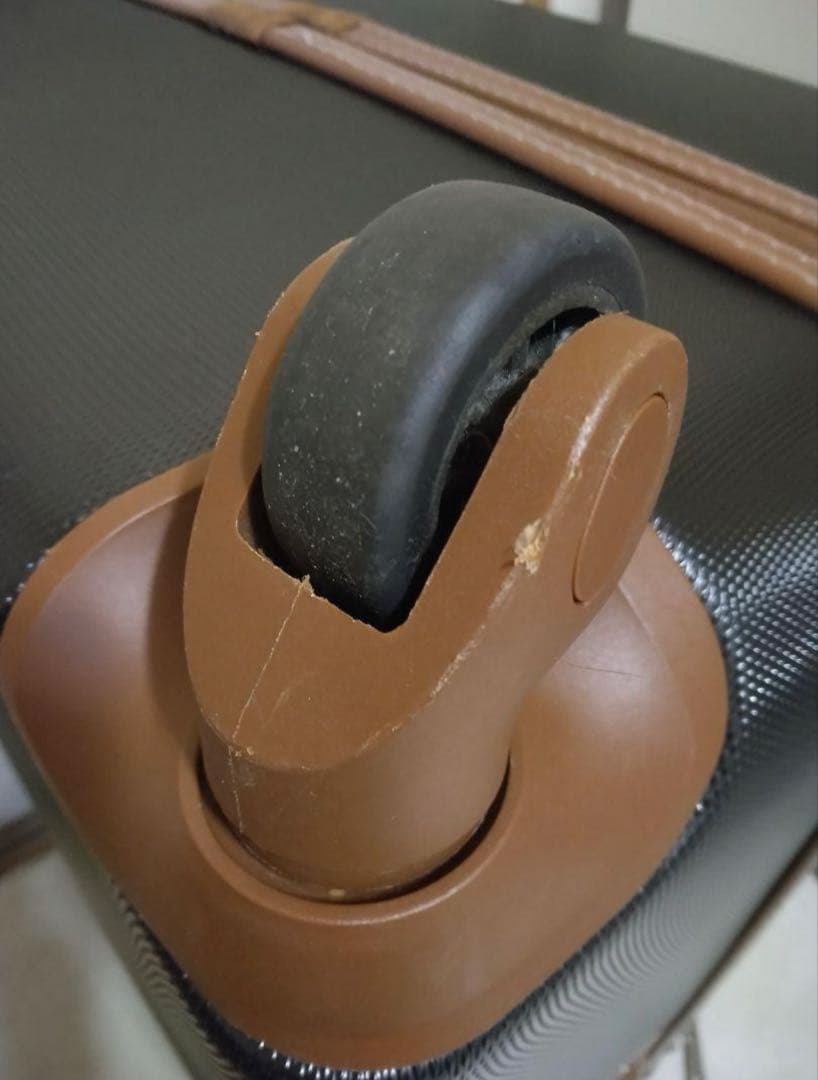   超大型 スーツケース トミーヒルフィガー 黒 特大