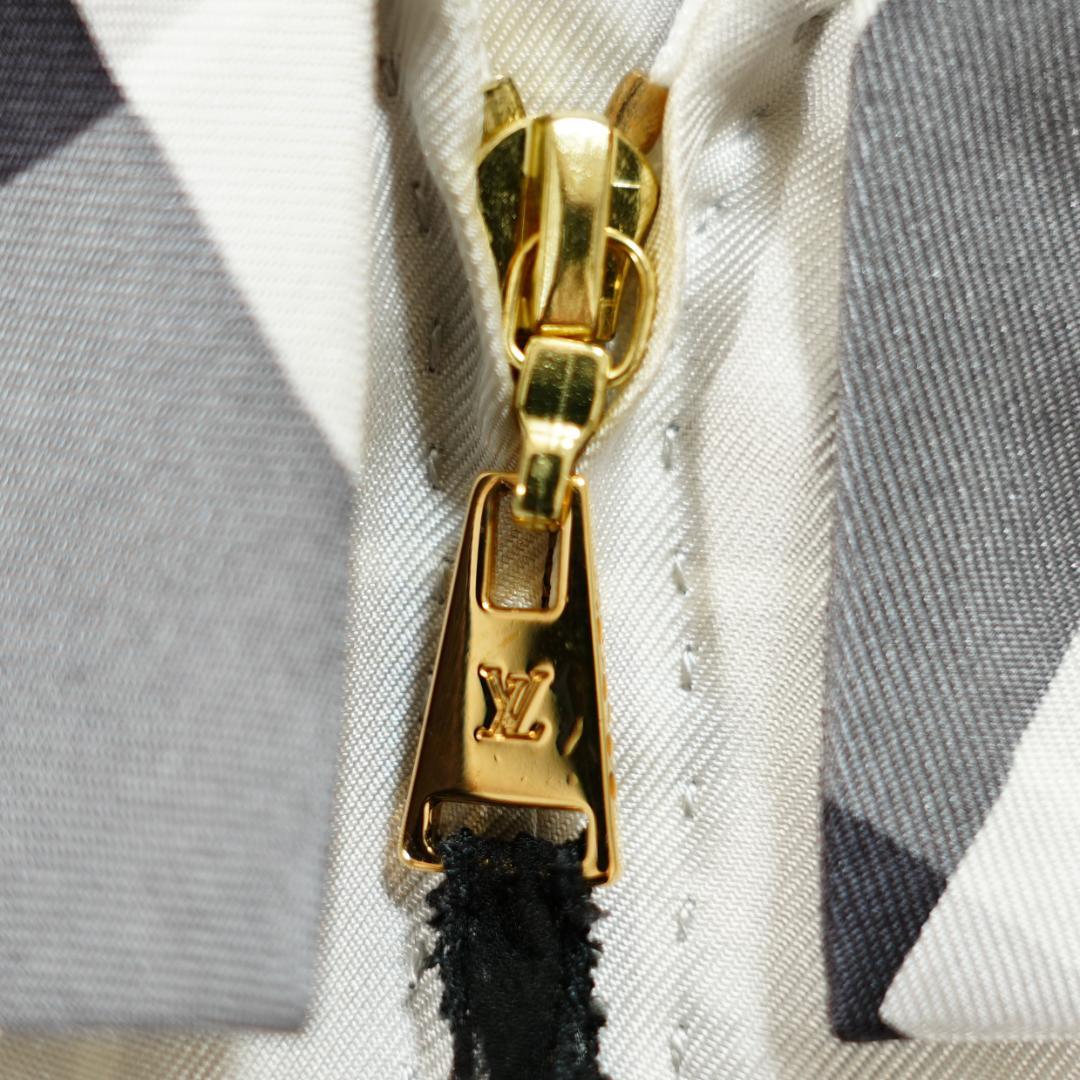 【美品】LOUIS VUITTON　LVロゴ　シルクチェックスカート　グレー