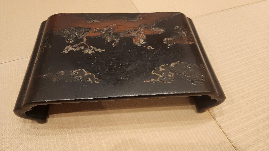 手描き大漆花台の骨董品です