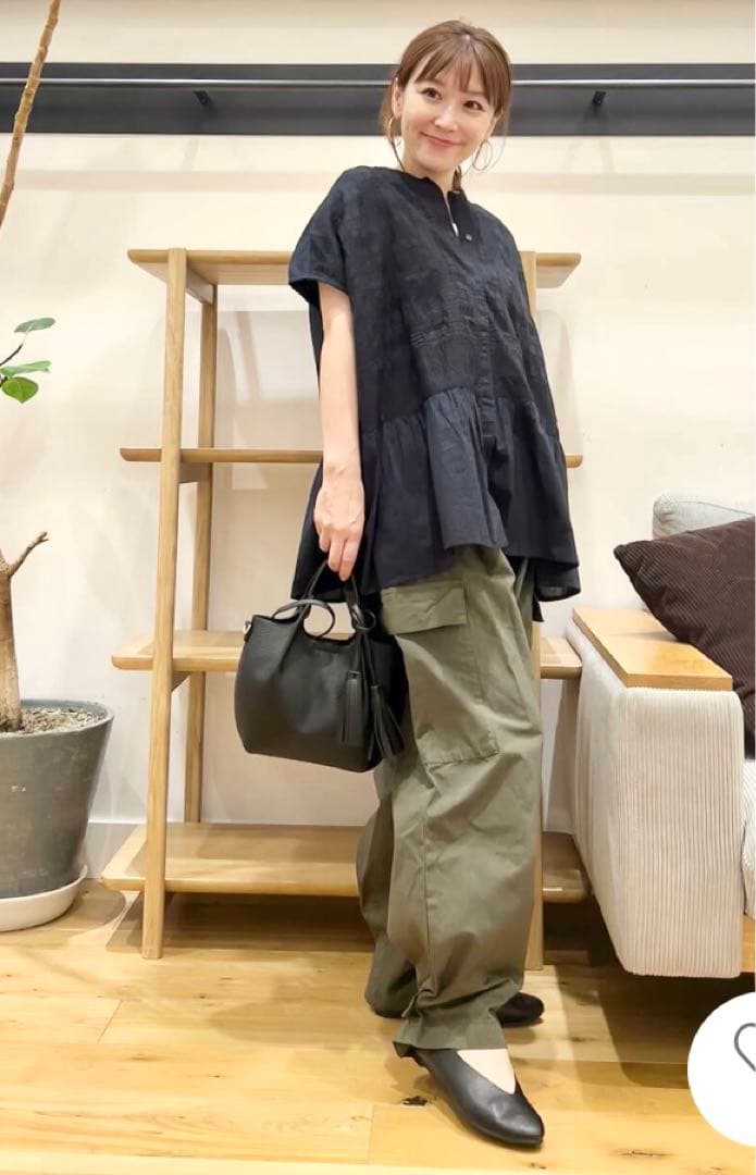 新品タグ付き　かぐれ　フロント刺繍フレンチブラウス　NAVY